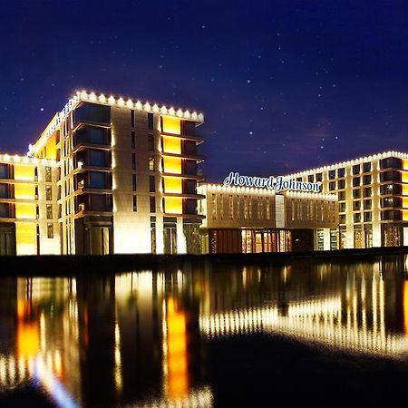 Howard Johnson Plaza Lingang Shanghai Nanhui Exterior foto
