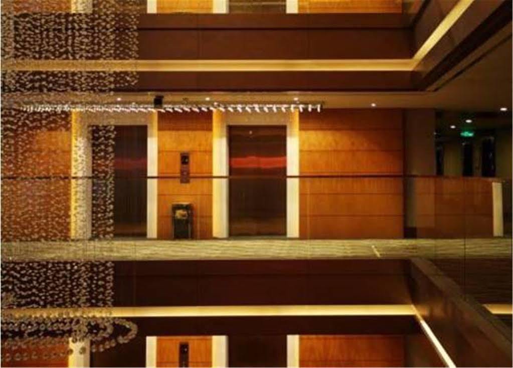 Howard Johnson Plaza Lingang Shanghai Nanhui Exterior foto